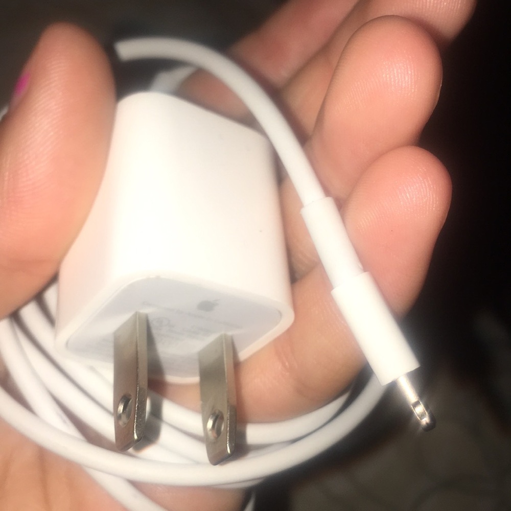 NEW Apple charger !!